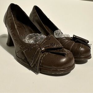 Vintage Maurice’s brown chunky heel w bow/lace detail